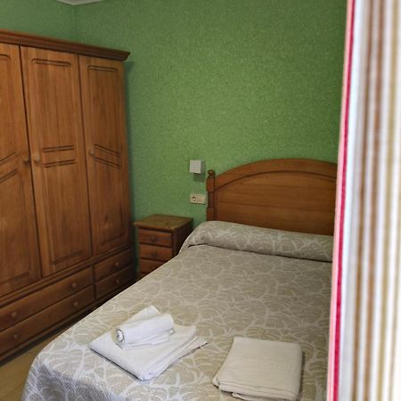 Barrio de San Carlos Hostal Restaurante San Carlos מראה חיצוני תמונה